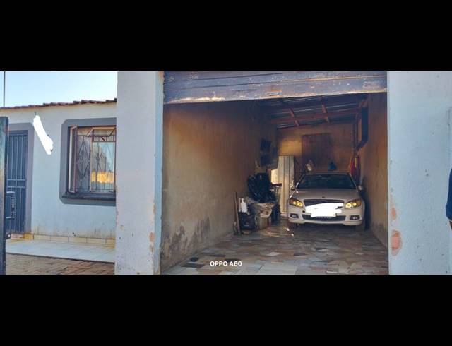 2 BEDROOM HOUSE FOR SALE IN PALM RIDGE